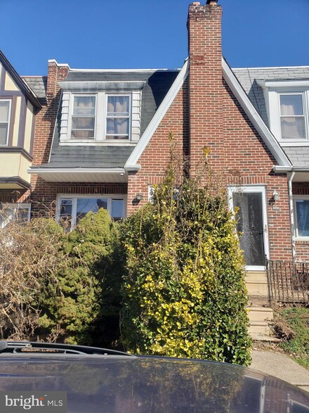 249 Sanford Rd, Upper Darby, PA 19082