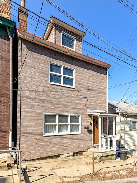 49 Sterling St, Carson, PA 15203