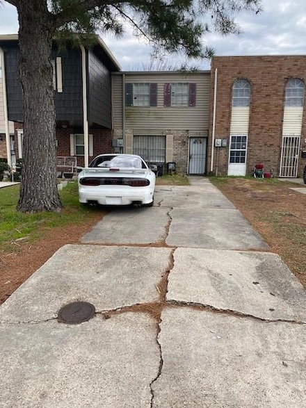 7112 Barrington Ct, New Orleans, LA 70128