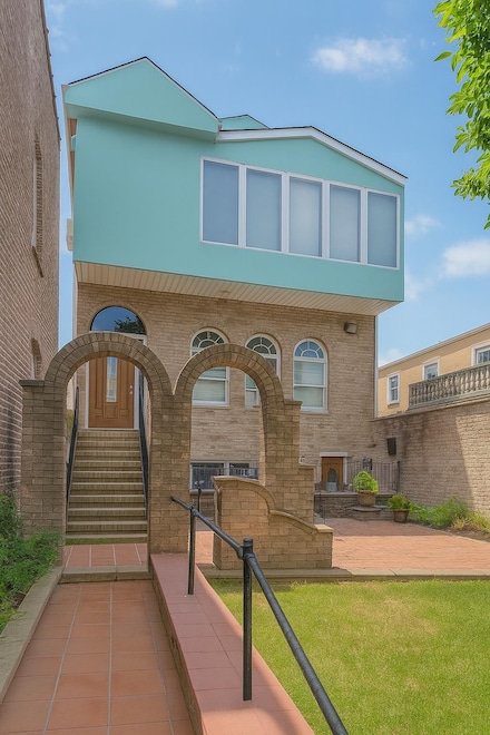 199 20th St, Union City, NJ 07087