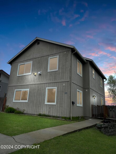 354 Klevin St, Anchorage, AK 99508