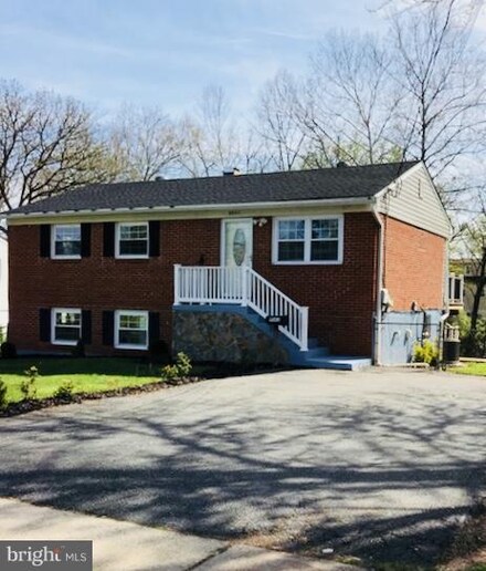 9341 Victoria St, Manassas, VA 20110