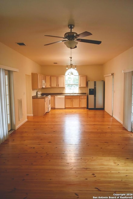 602 10th St, Bandera, TX 78003