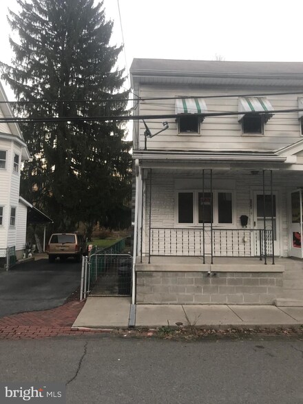 225 S Delaware Ave, Minersville, PA 17954