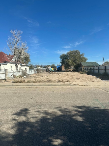 1510 John St SE, Albuquerque, NM 87102