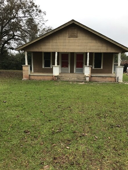 22557 Rosin Ridge Rd, Red Level, AL 36474