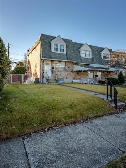 2042 Baker Dr, Allentown, PA 18103