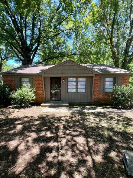 4824 Hodge Rd, Memphis, TN 38109