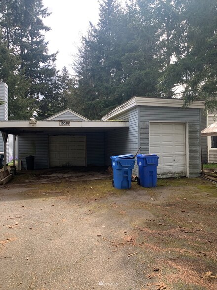 10215 Ainsworth Ave S, Tacoma, WA 98444