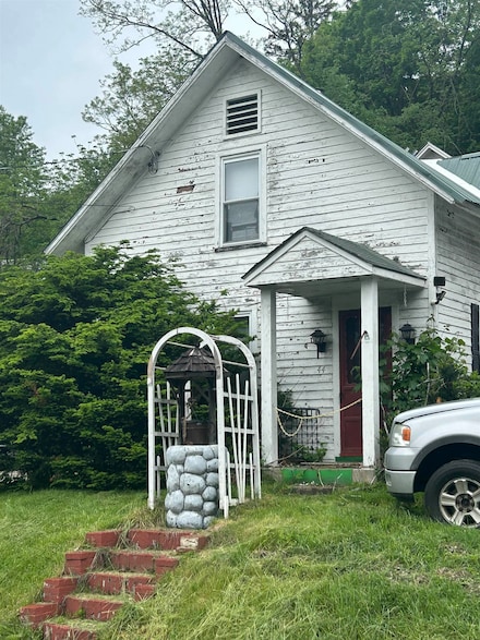 44 High St, Hinsdale, NH 03451