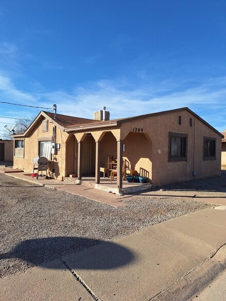1309 Hawaii Ave, Alamogordo, NM 88310