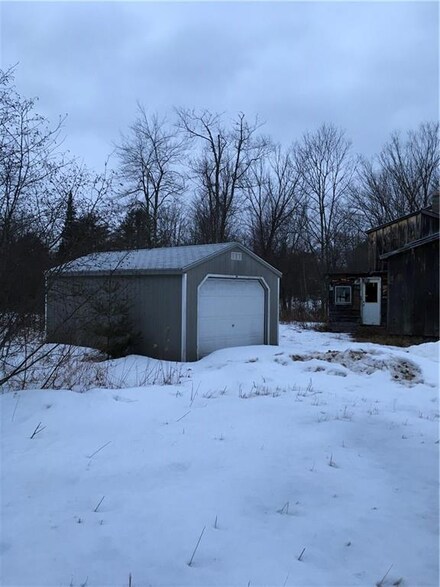 100 Old Town Farm Rd, Buckfield, ME 04220