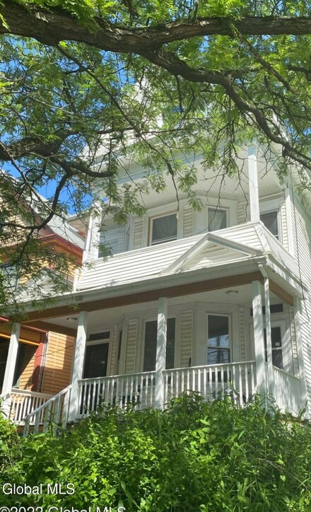 24 S Main Ave, Albany, NY 12208