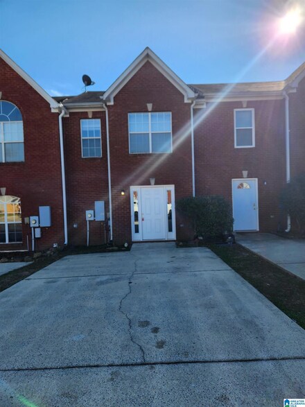 140 Rocky Ridge Dr, Helena, AL 35080