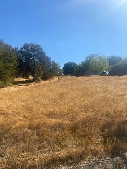 3241 Hartvickson Ln, Valley Springs, CA 95252