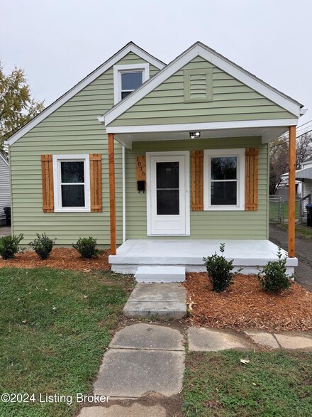 1016 Berry Blvd, Louisville, KY 40215