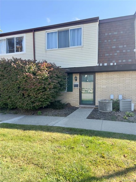 852 N Main St, Milford, MI 48381