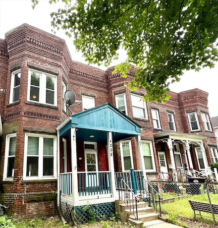 258 Walnut St, Holyoke, MA 01040