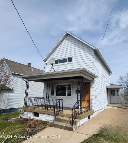 819 Throop St, Dunmore, PA 18512
