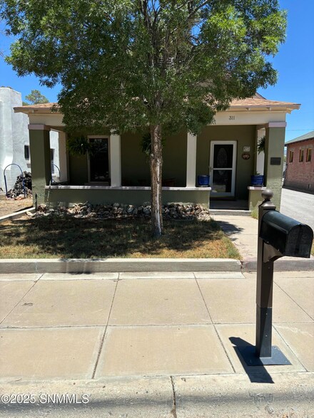 311 S Miranda St, Las Cruces, NM 88005