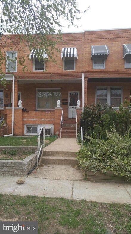 356 Folcroft St, Baltimore, MD 21224