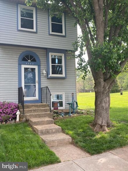 3743 Sudley Ford Ct, Fairfax, VA 22033