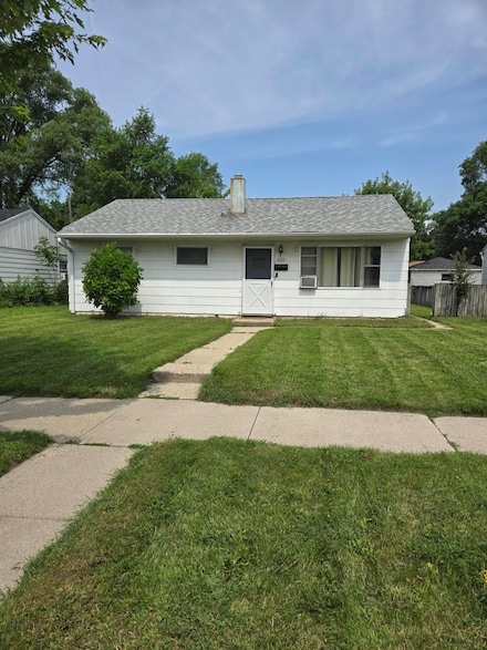 6852 W Grantosa Dr, Milwaukee, WI 53218