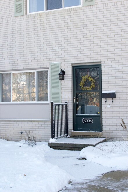 3004 Williamsburg Rd, Ann Arbor, MI 48108