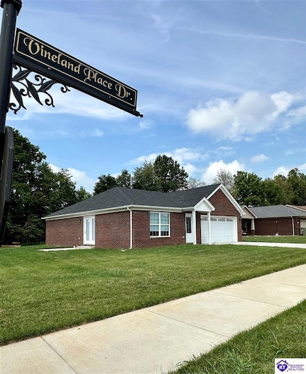 373 Vineland Place Dr, Vine Grove, KY 40175