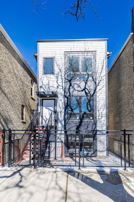 2632 W 21st St, Chicago, IL 60608