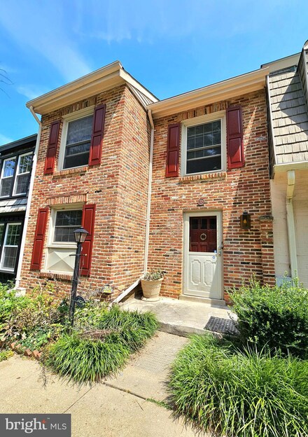 504 Meadow Hall Dr, Rockville, MD 20851