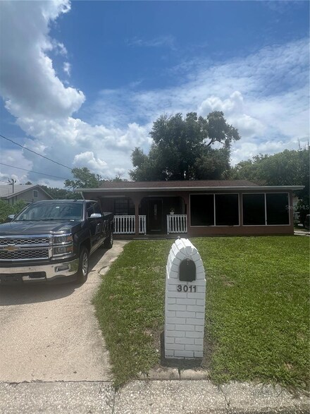 3011 N 42nd St, Tampa, FL 33605