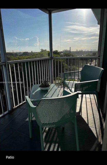 700 NW 214th St Unit 719, Miami, FL 33169
