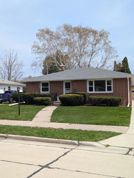 1019 Crab Tree Ln, Racine, WI 53406