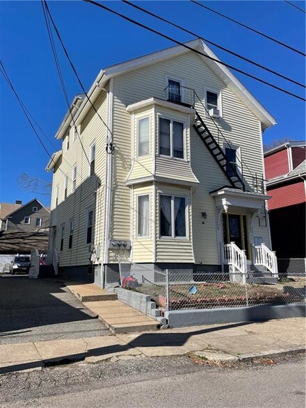 48 Johnson St, Pawtucket, RI 02860
