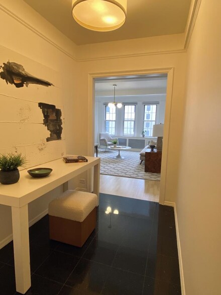 70 Remsen St Unit 10C, Brooklyn, NY 11201