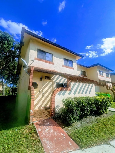 4736 NW 90th Ave, Sunrise, FL 33351