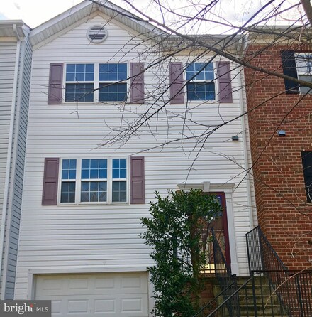 4802 Cowslip Ct, Oxon Hill, MD 20745