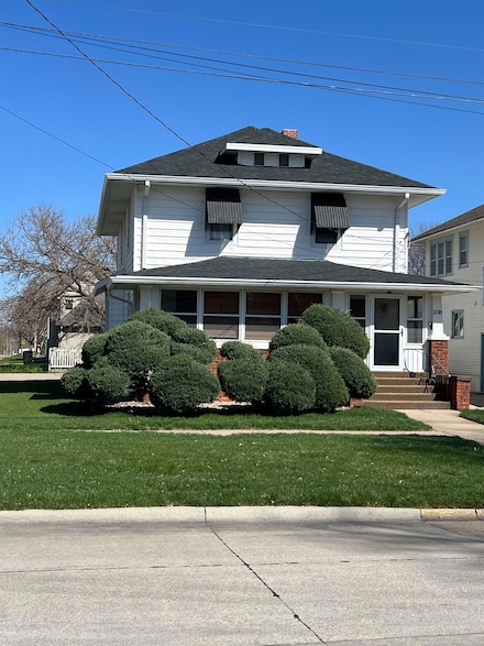 1138 N Hastings Ave, Hastings, NE 68901