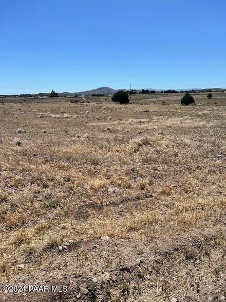21615 N Roberts, Paulden, AZ 86334