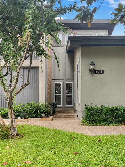 313 Oak Shadow Cir, Bedford, TX 76021