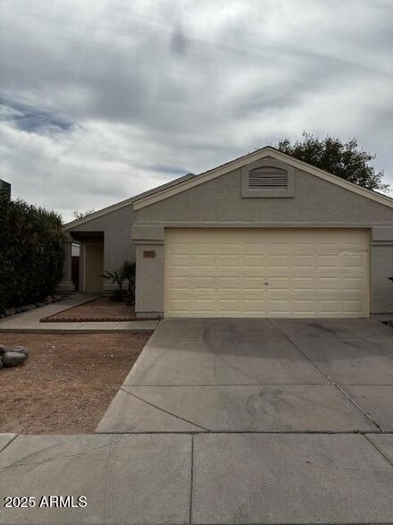 2875 W Muriel Dr, Phoenix, AZ 85053