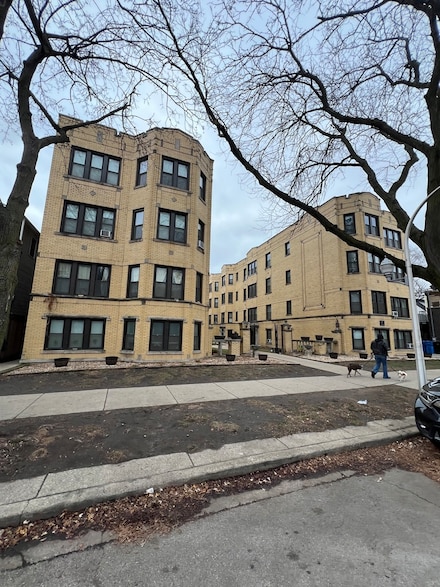 3817 N Greenview Ave Unit 1E, Chicago, IL 60613