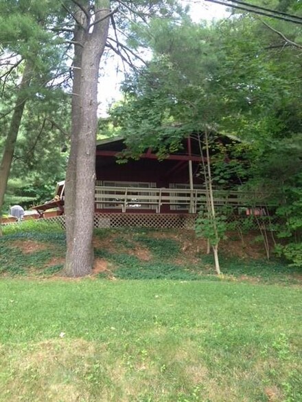 6311 W Bluff Dr, Keuka Park, NY 14478