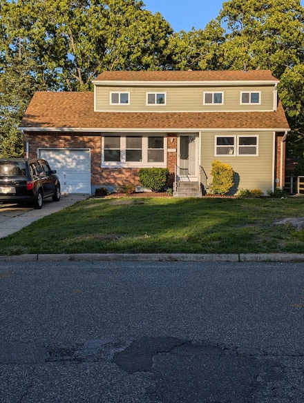 132 Avondale Dr, Centereach, NY 11720