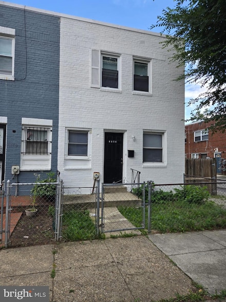 1247 16th St NE, Washington, DC 20002
