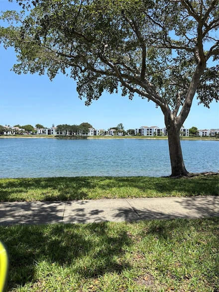 201 Lake Pointe Dr Unit 107, Oakland Park, FL 33309