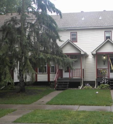 913 Marion St, Saint Paul, MN 55117