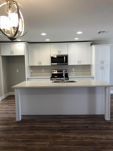 512 W 3rd St, Mesa, AZ 85201