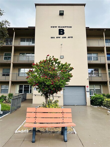 551 SW 135th Ave Unit 206B, Pembroke Pines, FL 33027